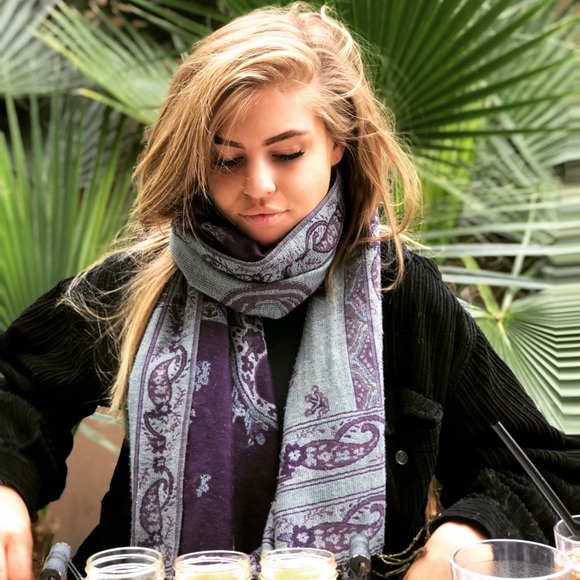 MEET THE SOURCE - Picture 2 of 9